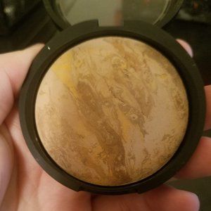 Laura Geller Baked Balance-N-Brighten Foundation